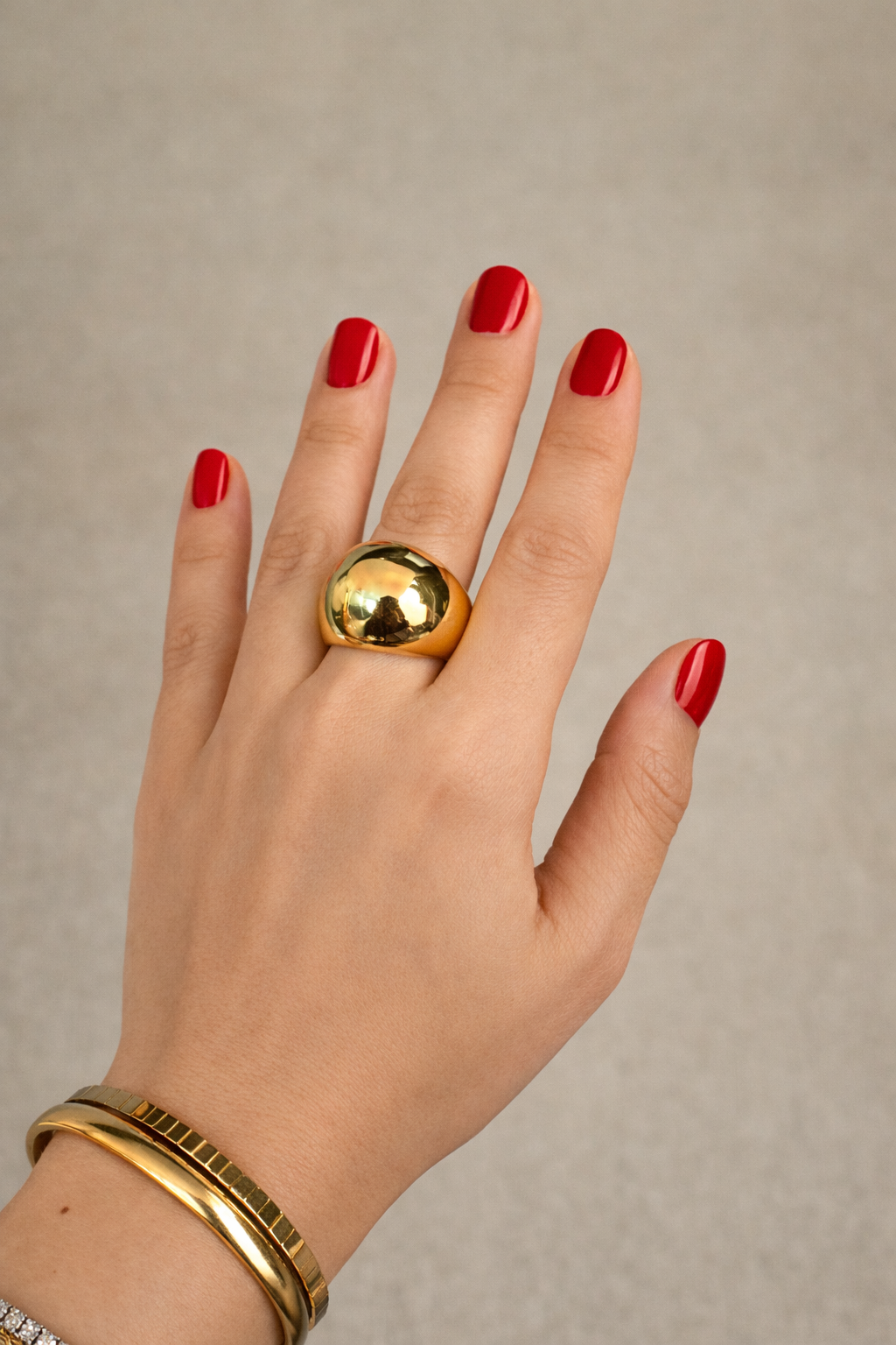 LA JEFA DOME RING